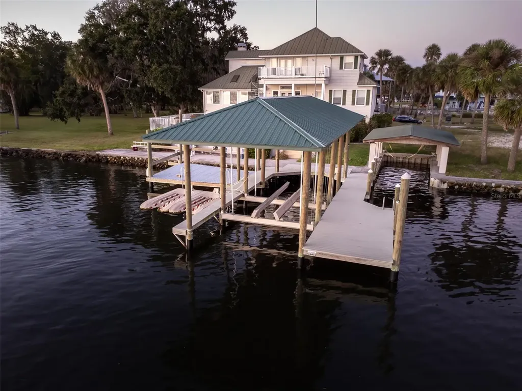 2130 NW 14th Street Crystal River FL 34428