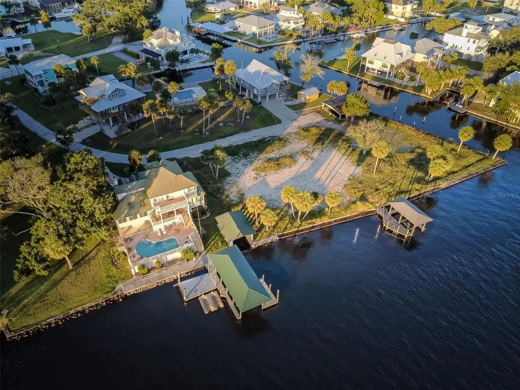 2130 NW 14th Street Crystal River FL 34428
