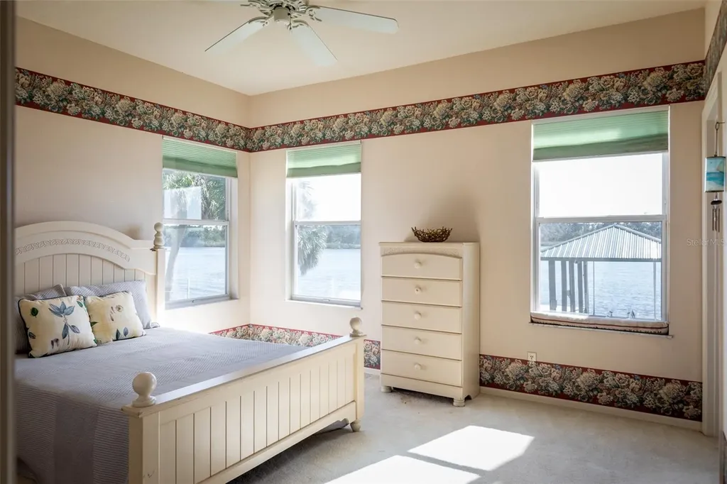 2130 NW 14th Street Crystal River FL 34428
