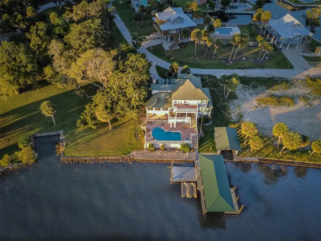 2130 NW 14th Street Crystal River FL 34428