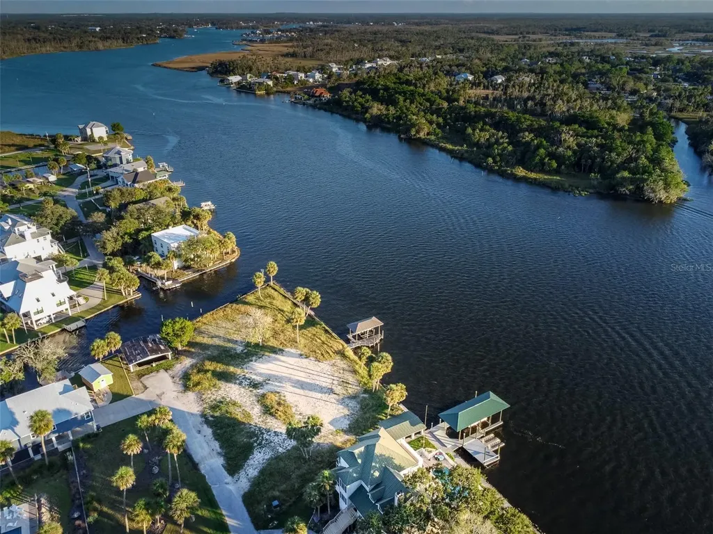2130 NW 14th Street Crystal River FL 34428