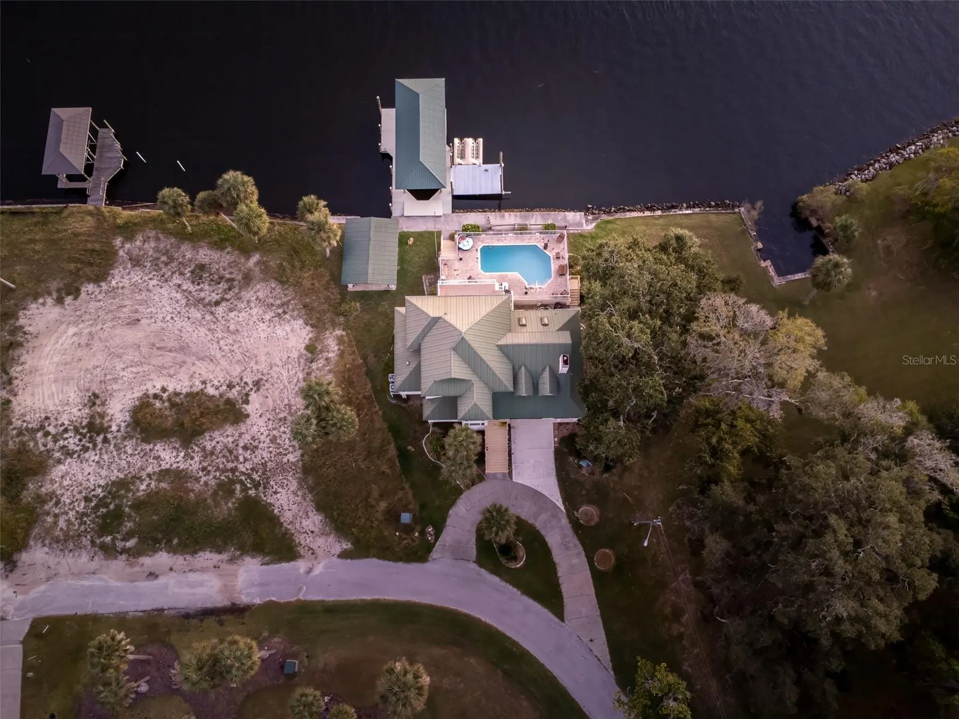 2130 NW 14th Street Crystal River FL 34428