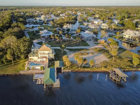 2130 NW 14th Street Crystal River FL 34428