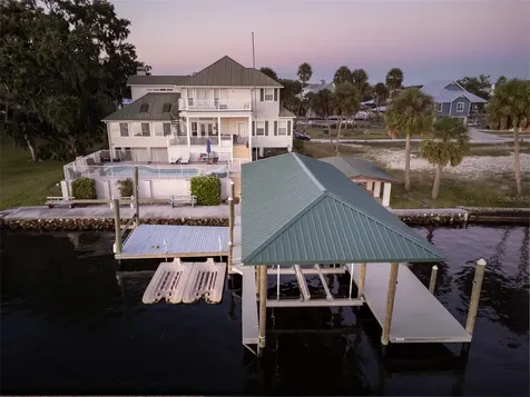 2130 NW 14th Street Crystal River FL 34428