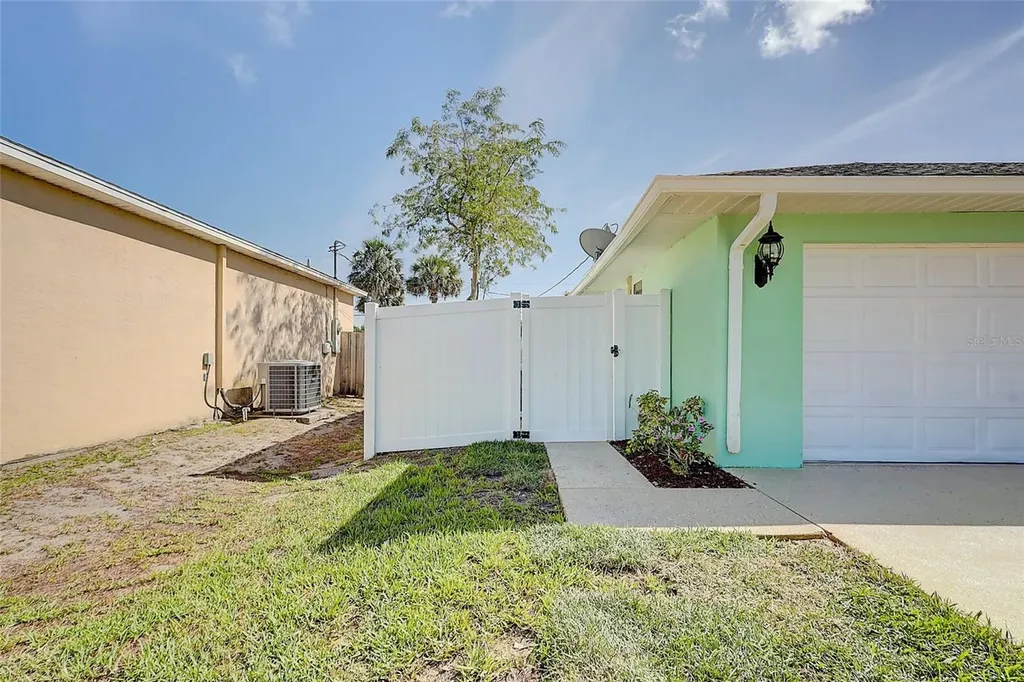 238 SW Grove Avenue Port St Lucie FL 34983