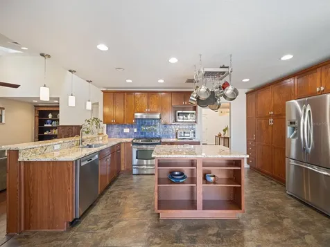 1009 Wyndham Way Safety Harbor FL 34695