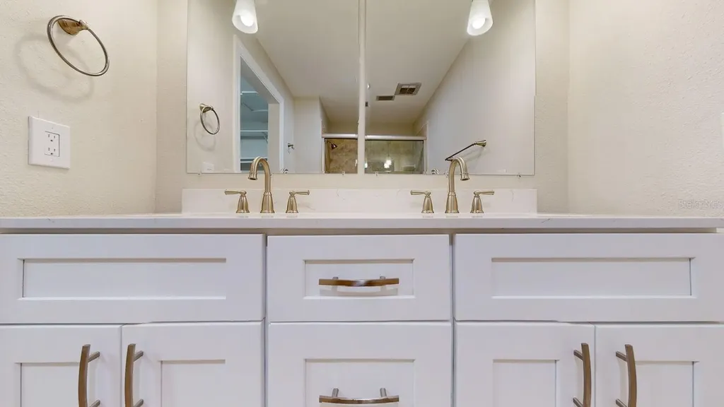 636 Boca Ciega Point Boulevard S St Petersburg FL 33708