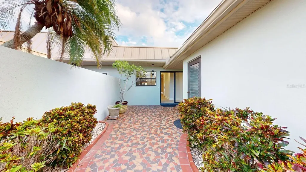 636 Boca Ciega Point Boulevard S St Petersburg FL 33708