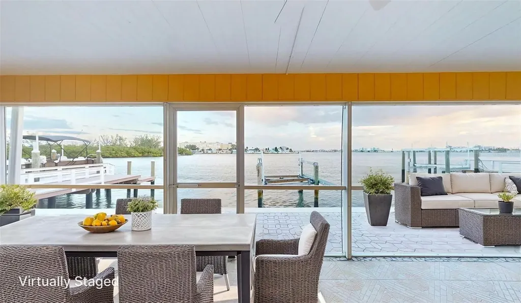 636 Boca Ciega Point Boulevard S St Petersburg FL 33708