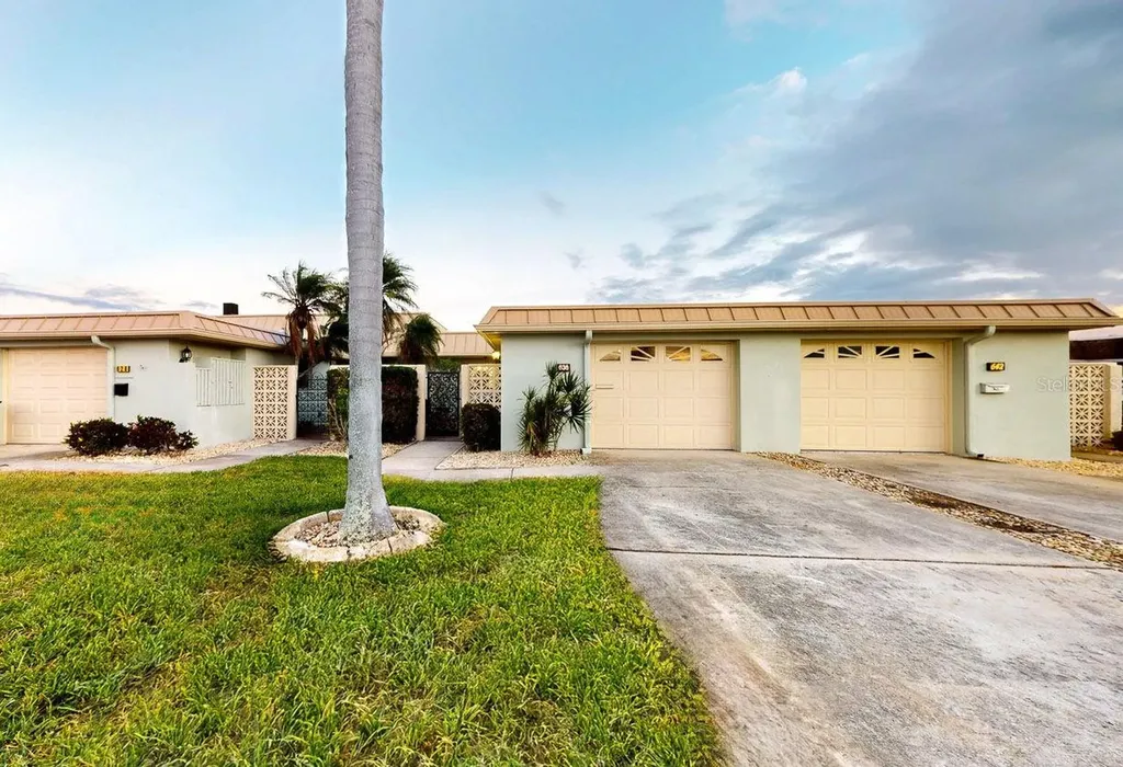 636 Boca Ciega Point Boulevard S St Petersburg FL 33708