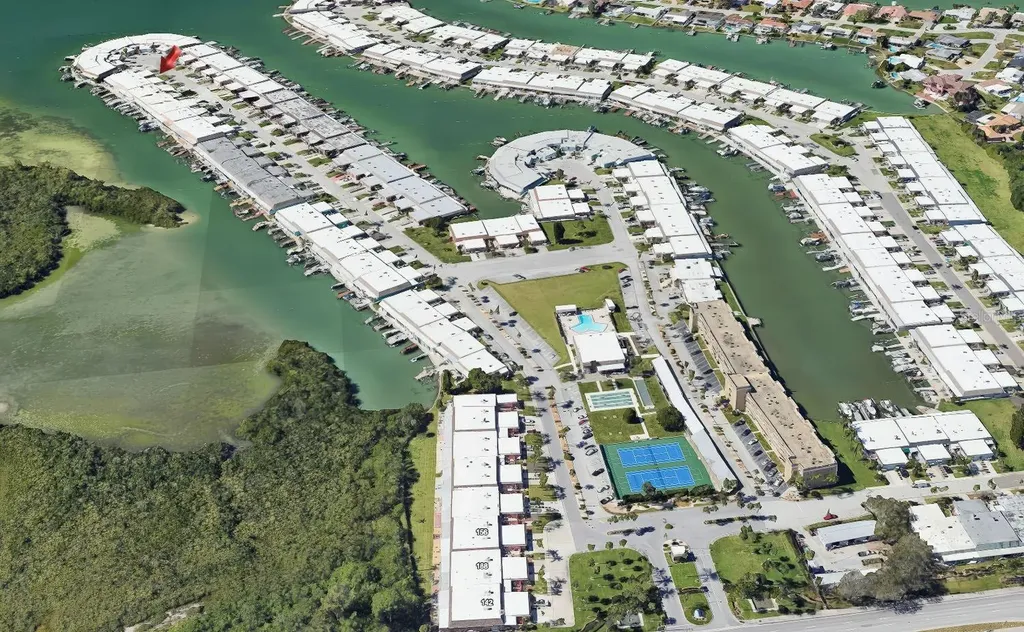 636 Boca Ciega Point Boulevard S St Petersburg FL 33708