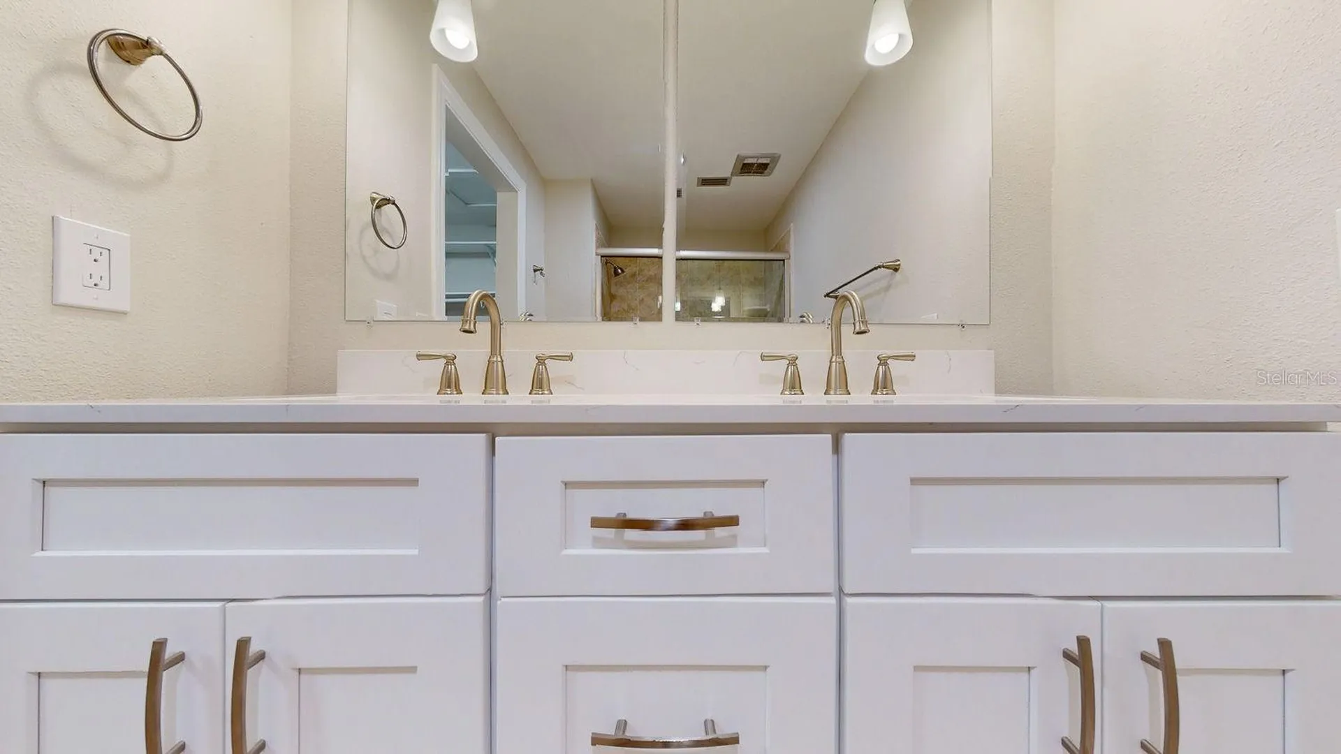 636 Boca Ciega Point Boulevard S St Petersburg FL 33708