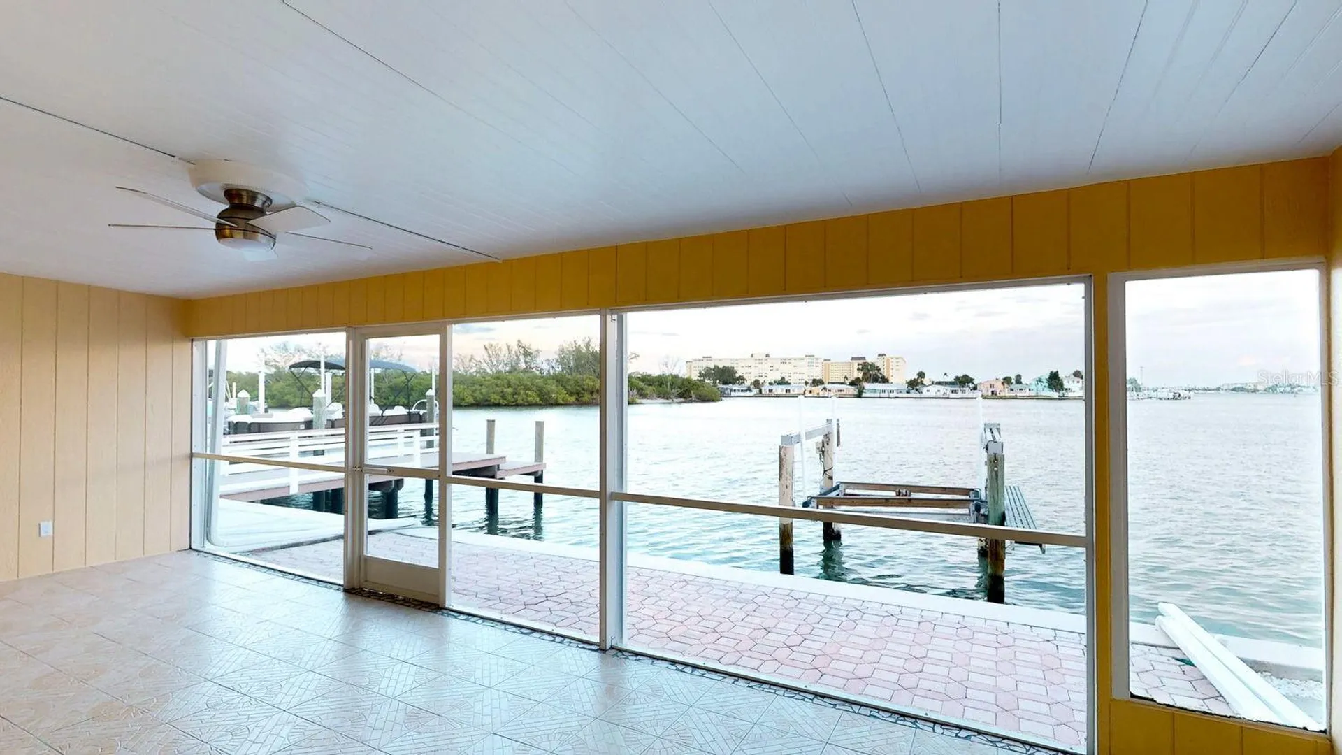 636 Boca Ciega Point Boulevard S St Petersburg FL 33708