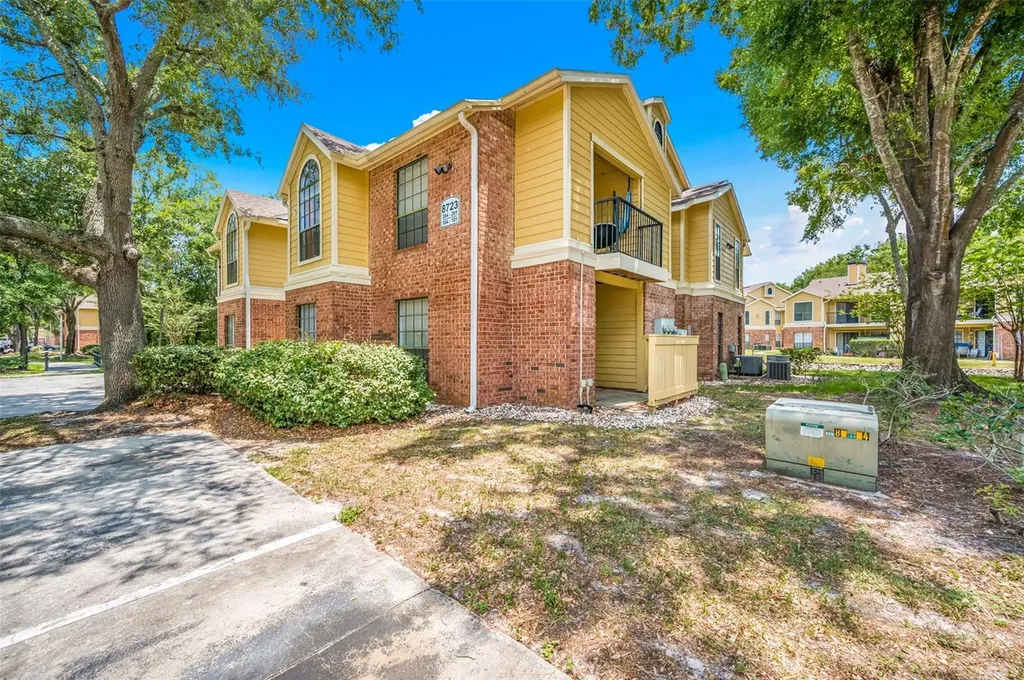 8723 Fancy Finch Drive Tampa FL 33614