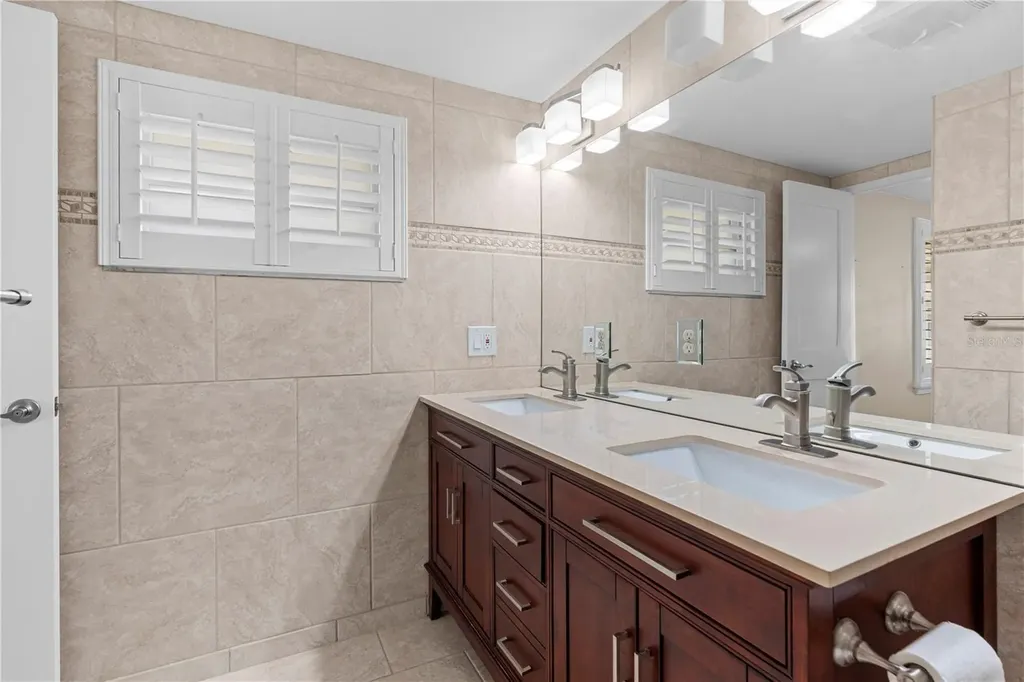 105 E North Branch Road Ruskin FL 33570