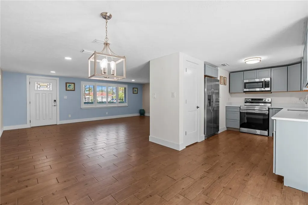 105 E North Branch Road Ruskin FL 33570