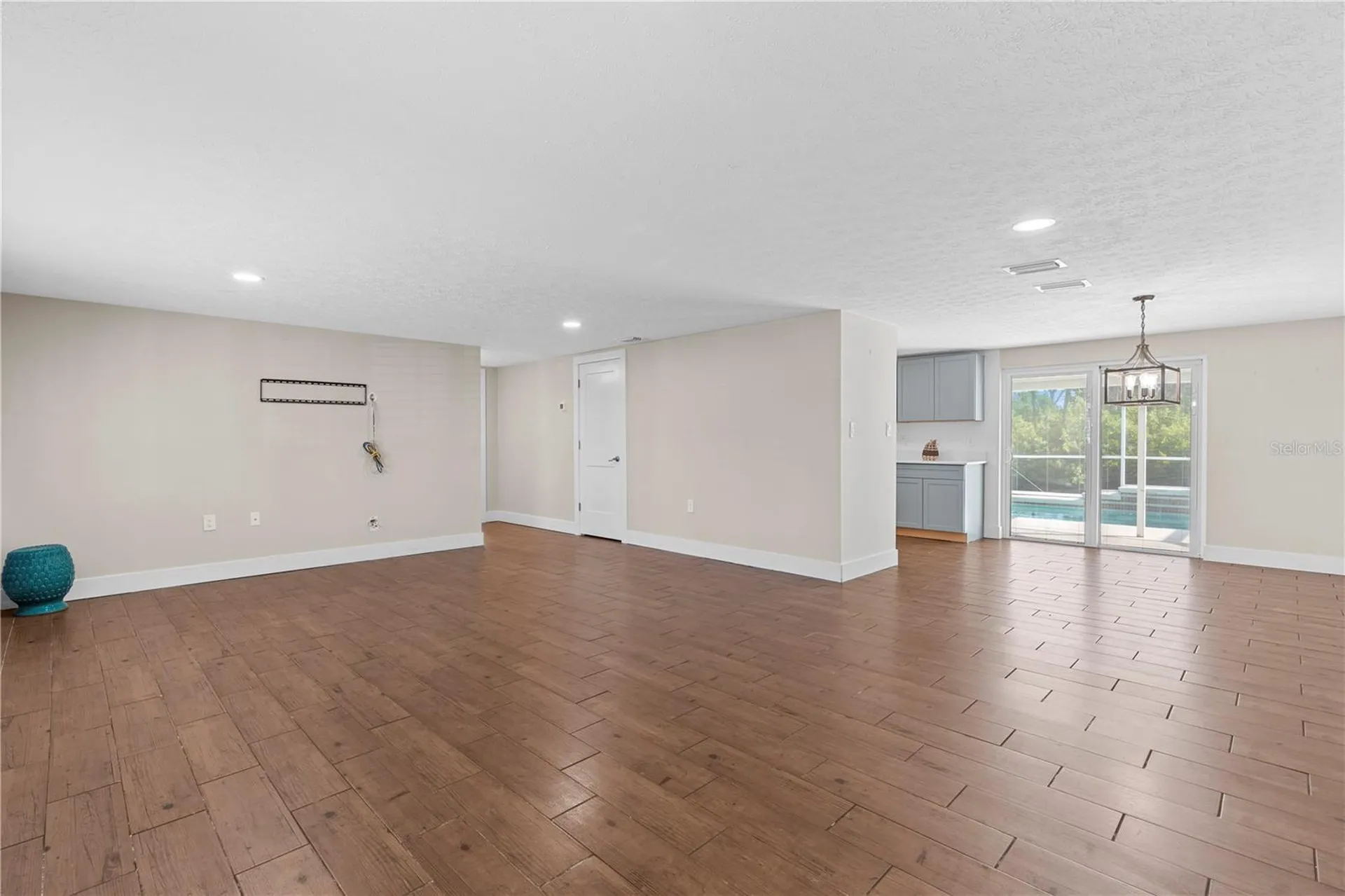 105 E North Branch Road Ruskin FL 33570