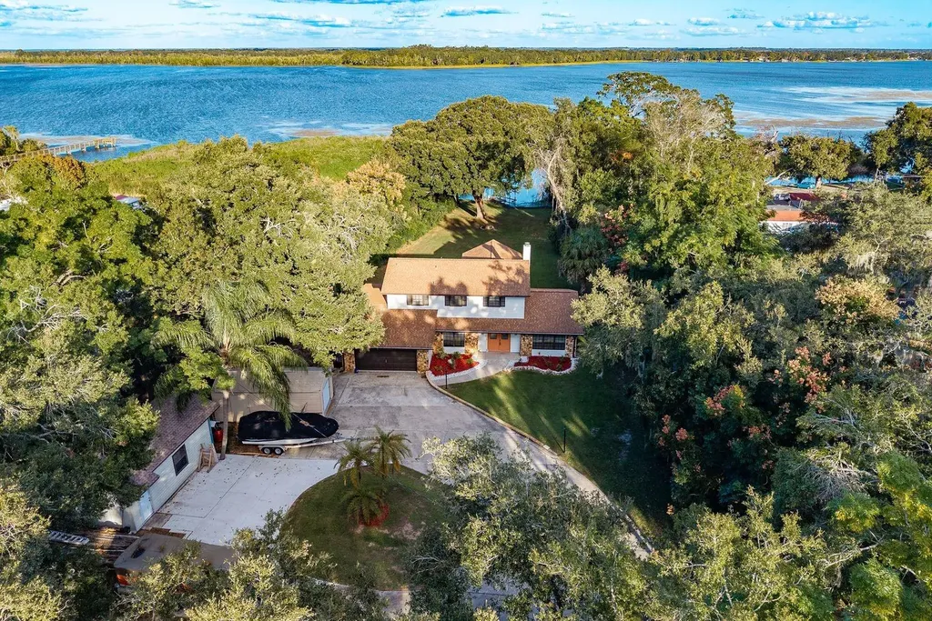 1416 Grove Avenue Leesburg FL 34748