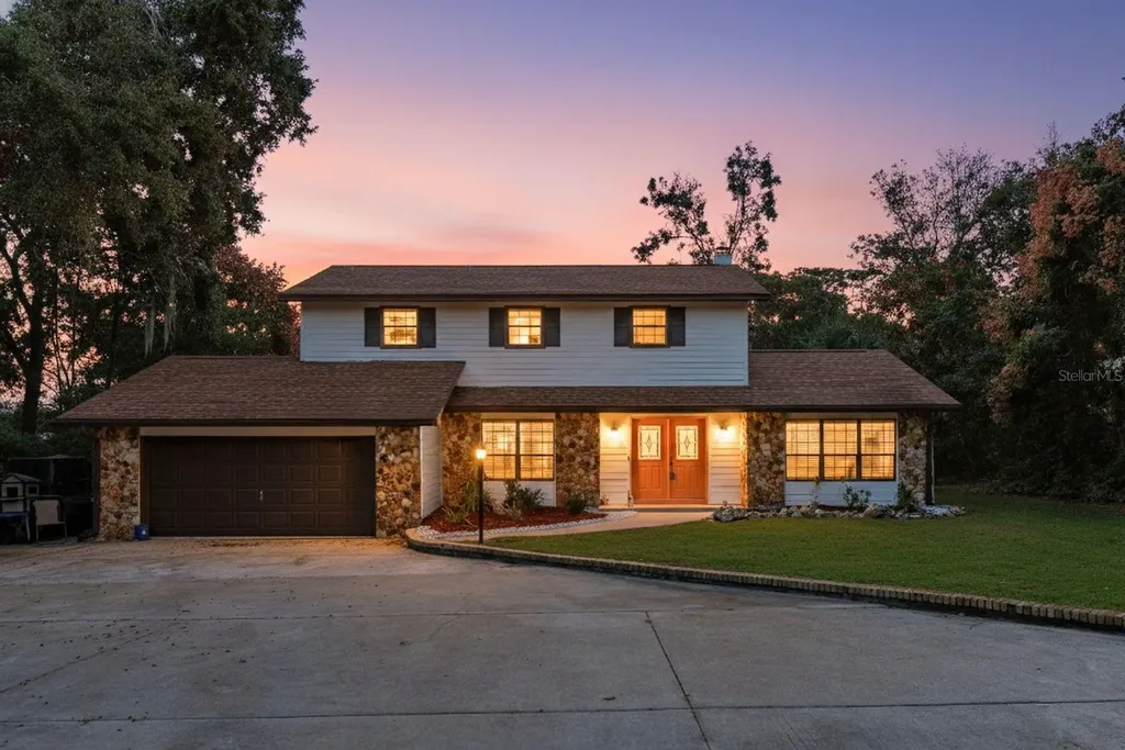 1416 Grove Avenue Leesburg FL 34748