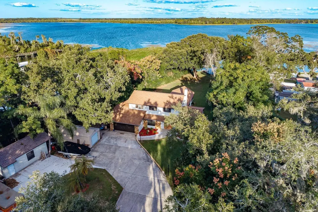 1416 Grove Avenue Leesburg FL 34748