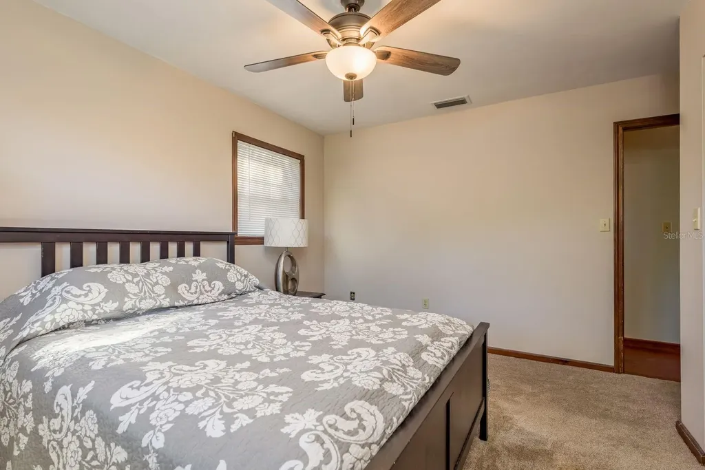 1416 Grove Avenue Leesburg FL 34748