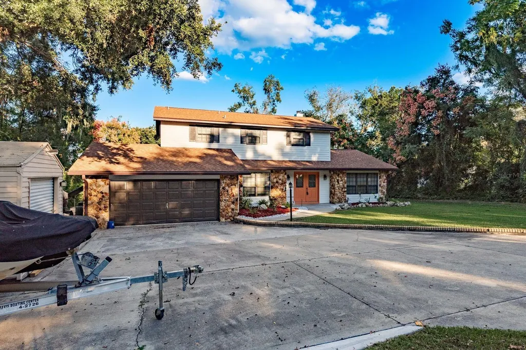 1416 Grove Avenue Leesburg FL 34748