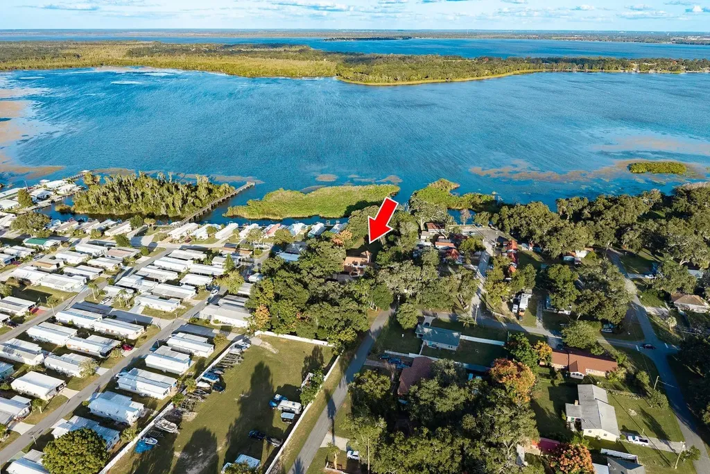 1416 Grove Avenue Leesburg FL 34748
