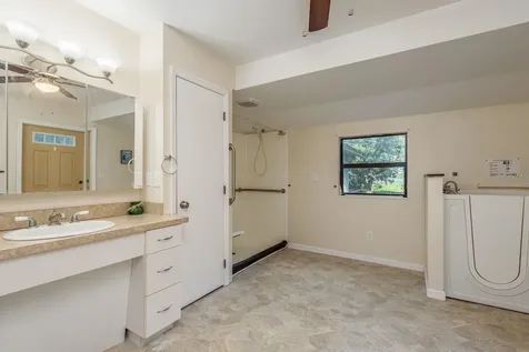1416 Grove Avenue Leesburg FL 34748