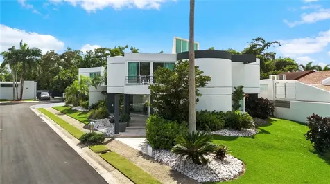 Calle Acropolis Urb. Monte Olimpo Guaynabo PR 00969