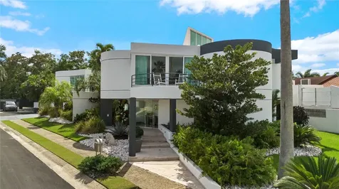 Calle Acropolis Urb. Monte Olimpo Guaynabo PR 00969