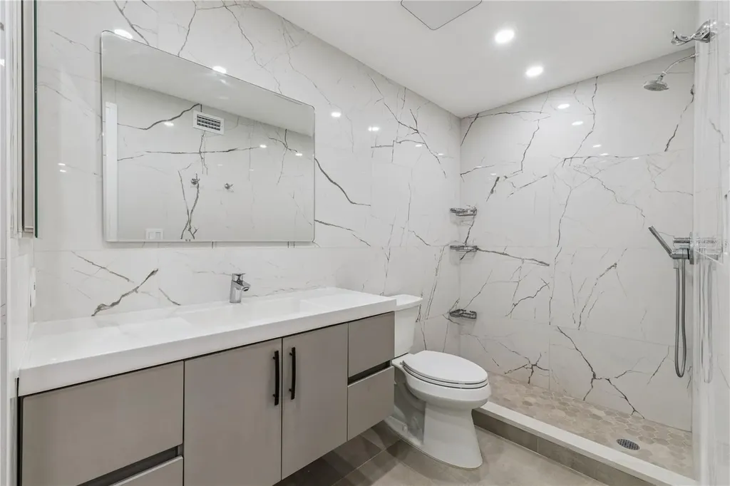 5124 Conroy Road Orlando FL 32811