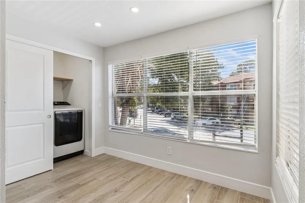 5124 Conroy Road Orlando FL 32811