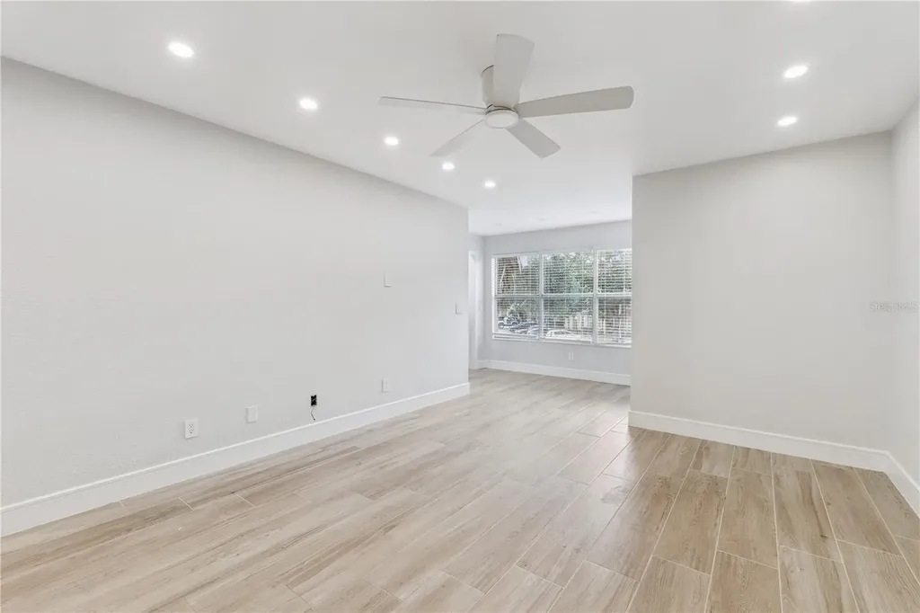 5124 Conroy Road Orlando FL 32811