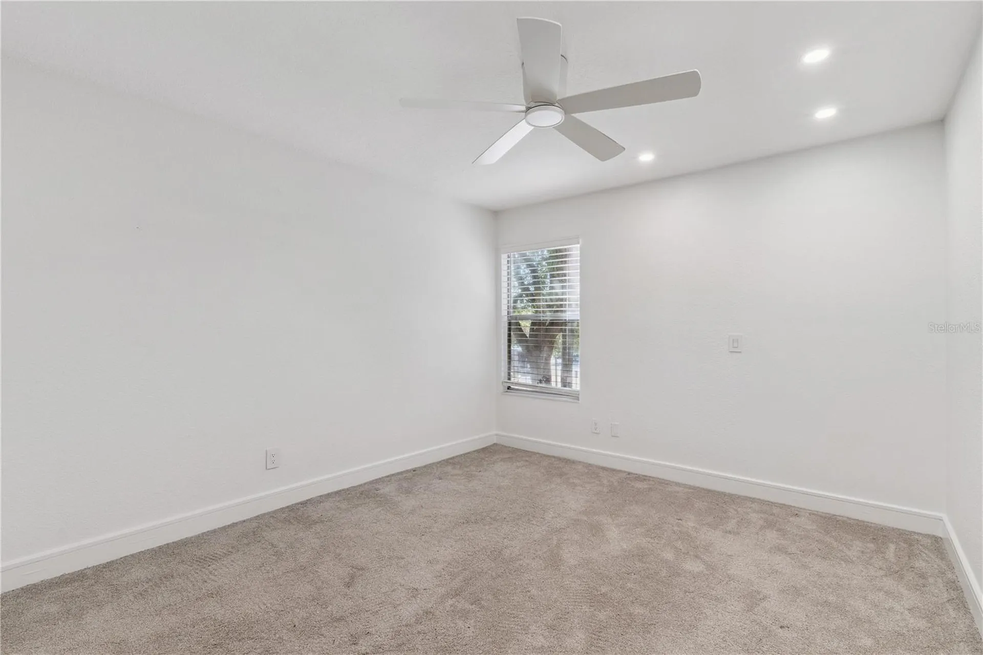 5124 Conroy Road Orlando FL 32811