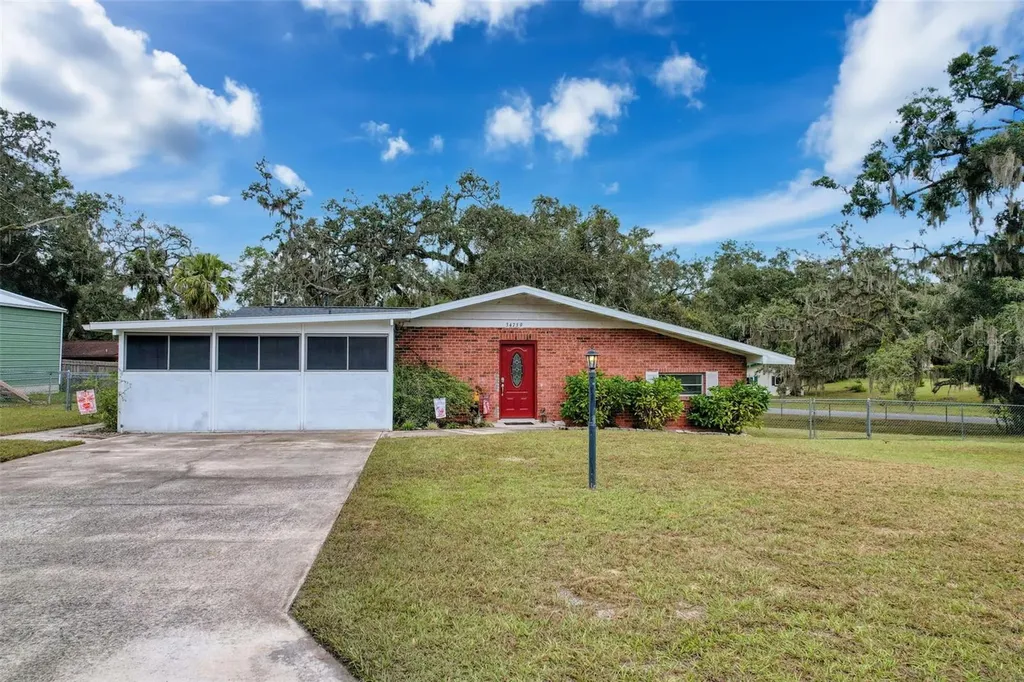 34739 Hibiscus Drive Dade City FL 33523