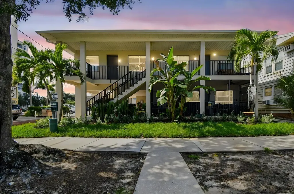 210 6th Avenue N St Petersburg FL 33701
