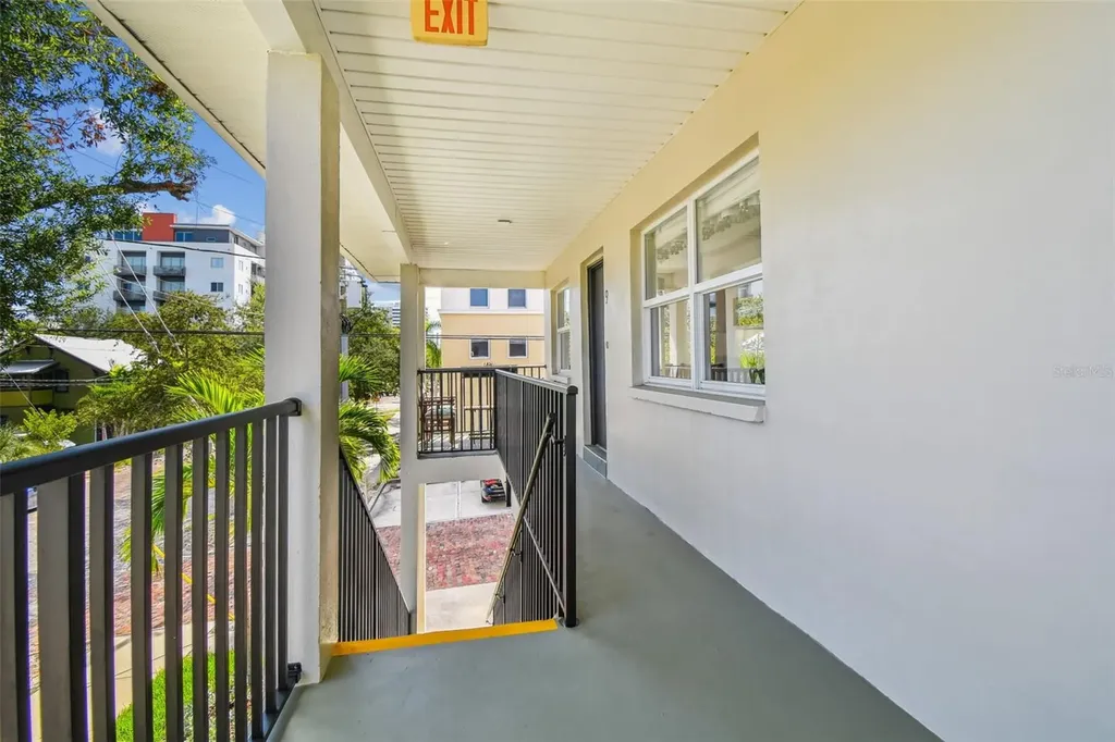 210 6th Avenue N St Petersburg FL 33701