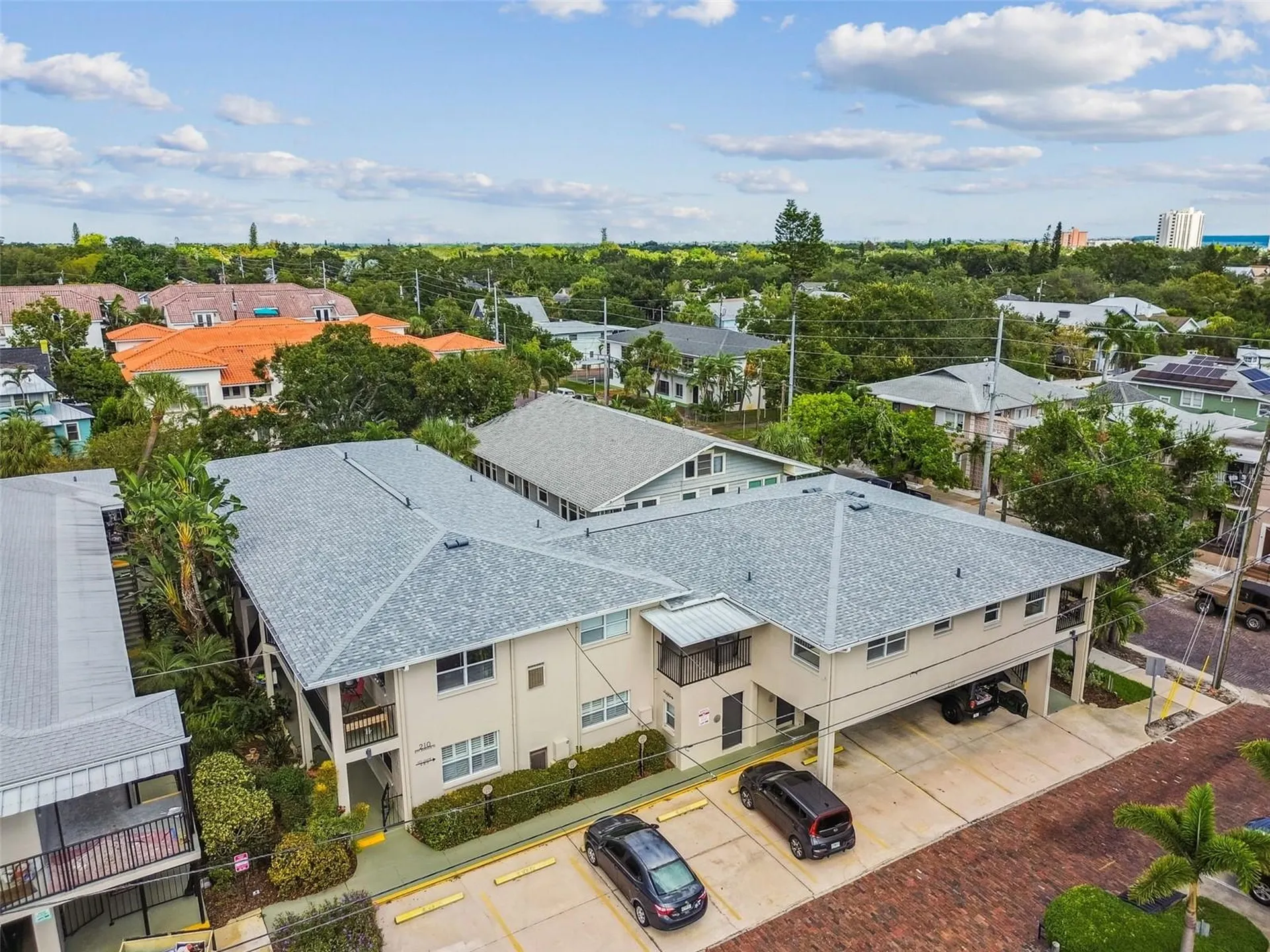 210 6th Avenue N St Petersburg FL 33701