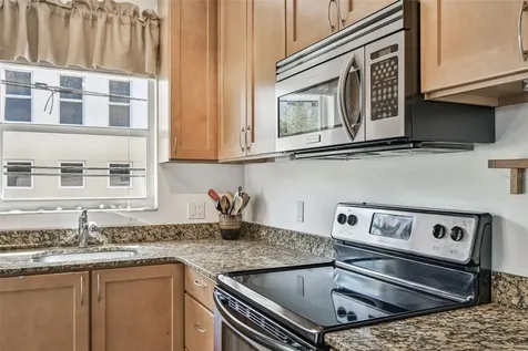 210 6th Avenue N St Petersburg FL 33701