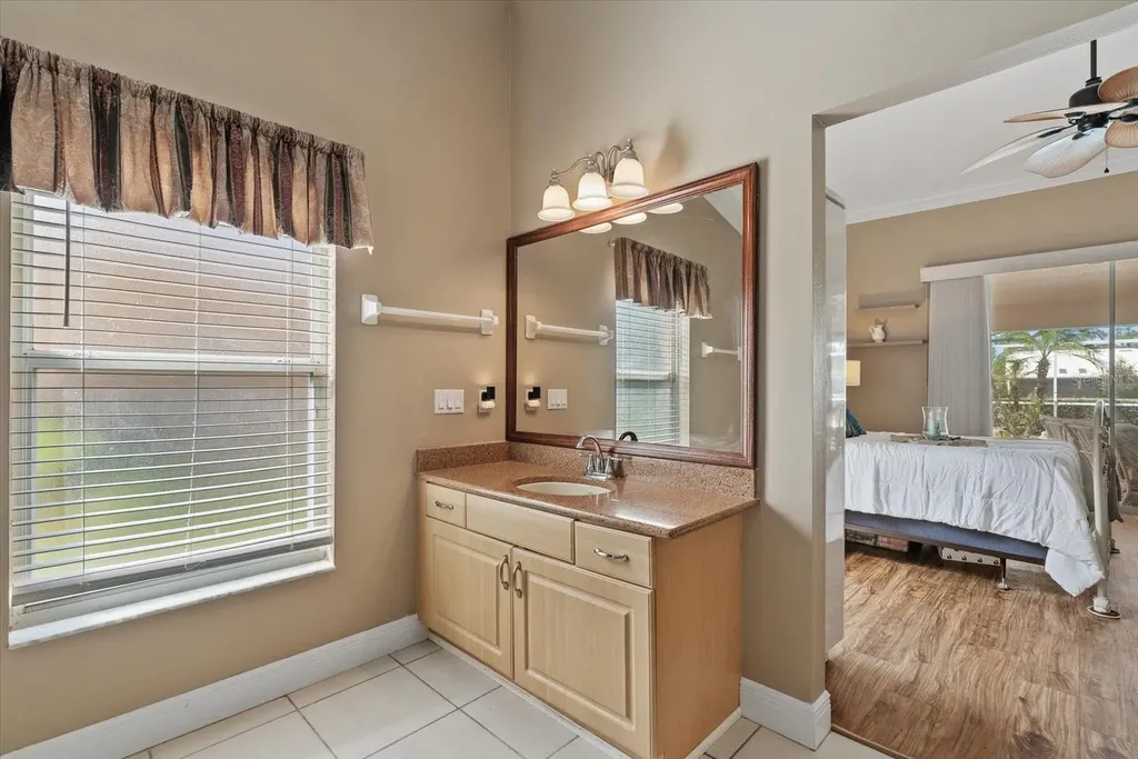 6423 Drewrys Bluff Bradenton FL 34203