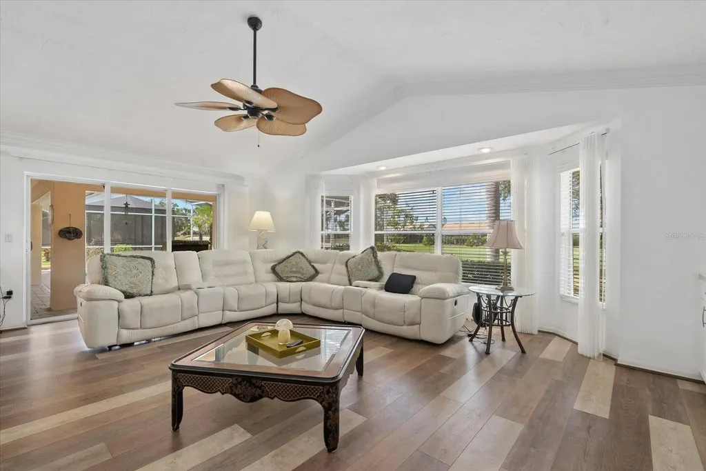 6423 Drewrys Bluff Bradenton FL 34203