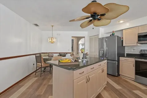 6423 Drewrys Bluff Bradenton FL 34203
