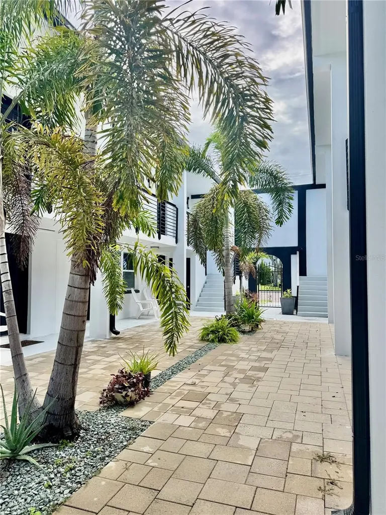 1921 Drive Martin Luther King Jr Street N St Petersburg FL 33704