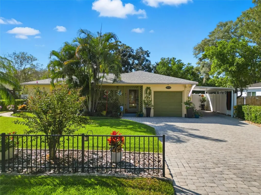 10310 N Oakleaf Avenue Tampa FL 33612