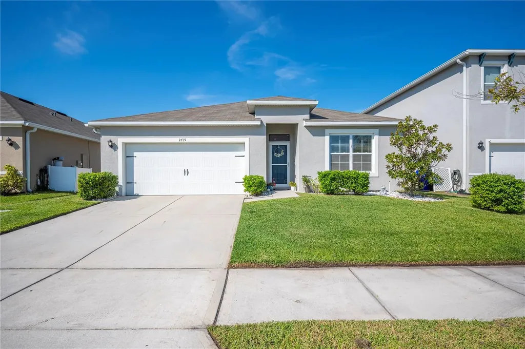 2719 Grandbury Grove Road Lakeland FL 33811