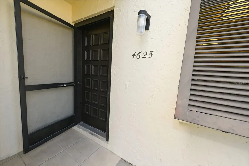 4625 Longwater Chase Sarasota FL 34235