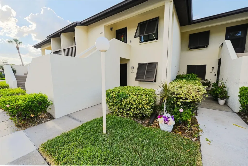 4625 Longwater Chase Sarasota FL 34235