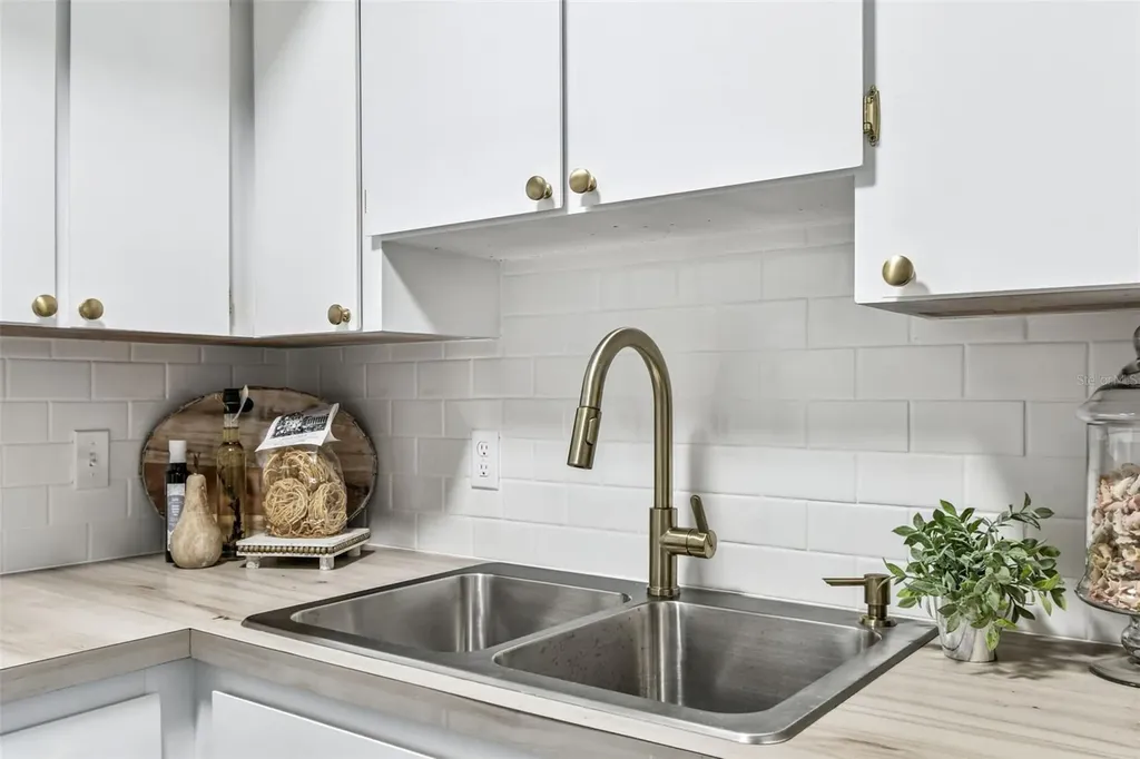 5861 42nd Terrace N Kenneth City FL 33709