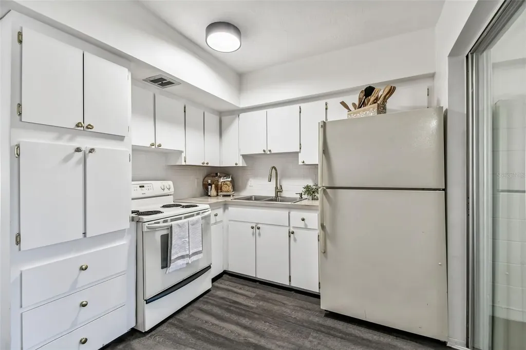 5861 42nd Terrace N Kenneth City FL 33709