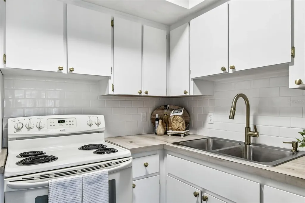 5861 42nd Terrace N Kenneth City FL 33709